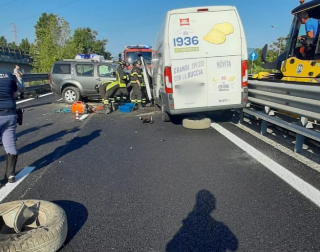 Scontro tra tre veicoli sulla Teramo-Mare: tre feriti, traffico in tilt
